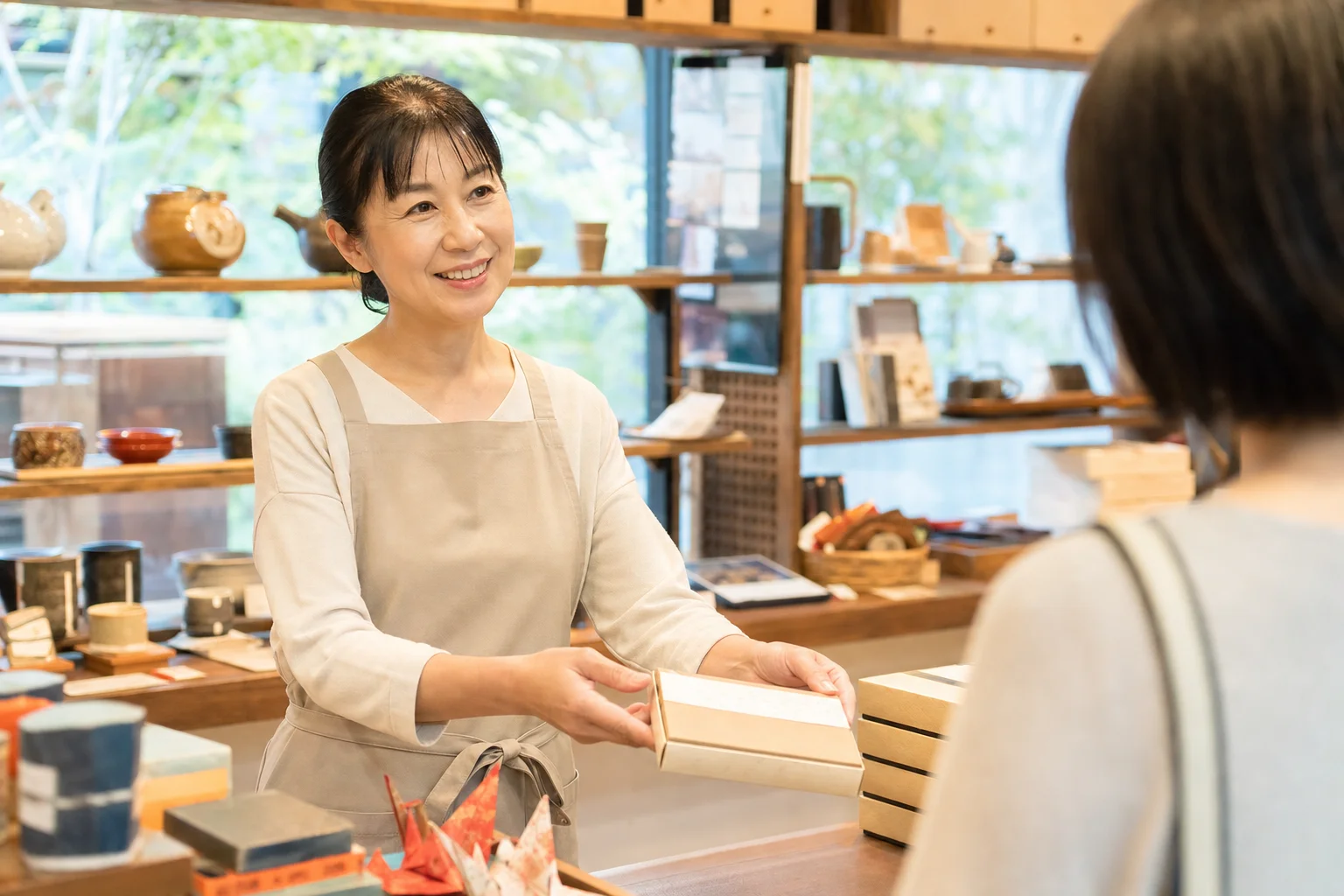 シニアのリゾートバイトはきつい？50・60代の体力に優しい職種と続けるコツのイメージ